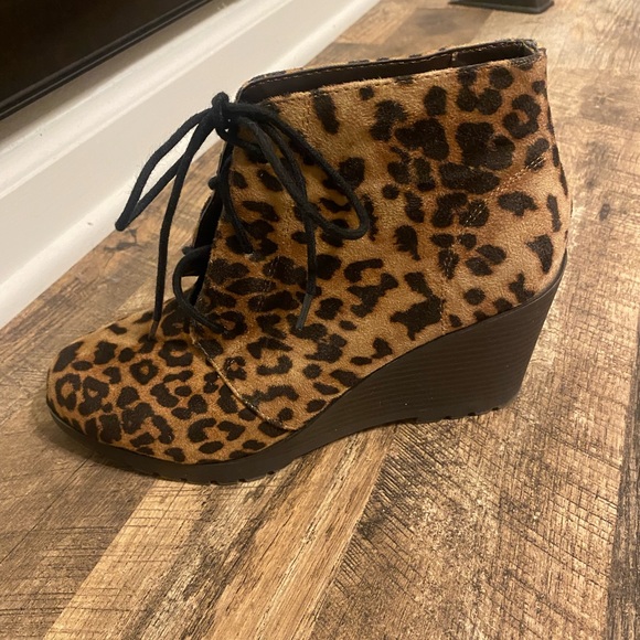 SODA Cheetah Print Ankle Boots - Size 7.5 Crossposted - Picture 3 of 5